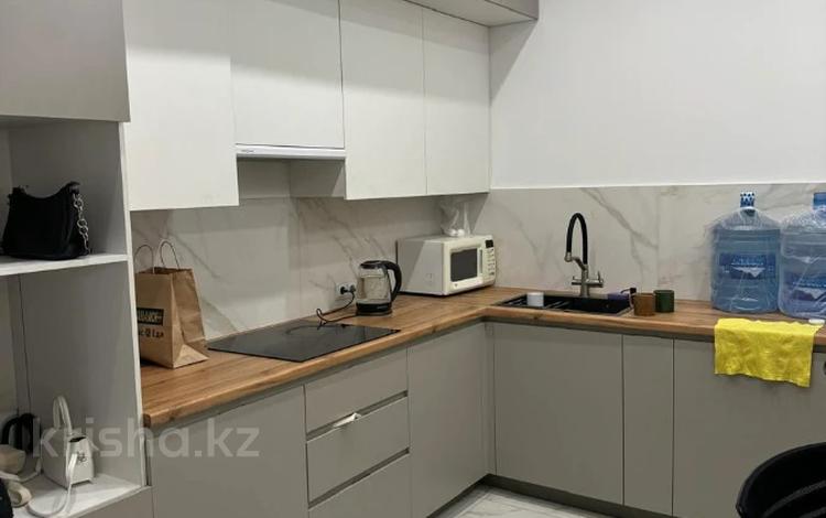 3-комнатная квартира, 90 м², 7/12 этаж помесячно, Айтиева 154/1