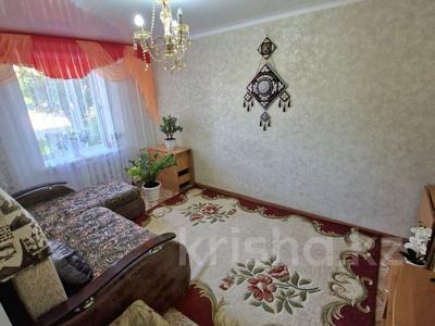2-комнатная квартира · 52 м² · 1/5 этаж, Ларина 11 — Автопарк за 11.4 млн 〒 в Уральске