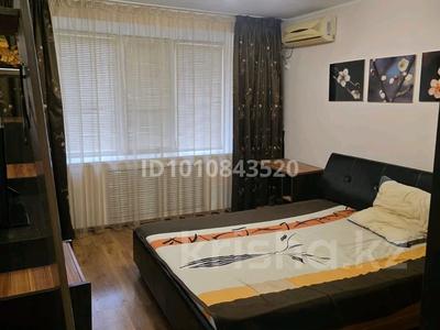 2-бөлмелі пәтер · 57.2 м² · 1/5 қабат, Шарипова 5а, бағасы: 18 млн 〒 в Атырау, мкр Жилгородок