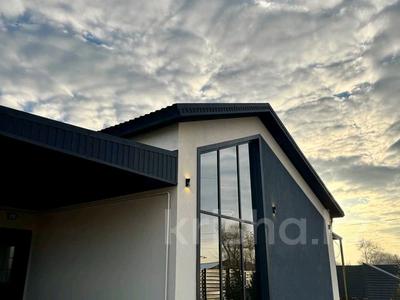 Отдельный дом · 4 комнаты · 190 м² · 7.5 сот., Озёрная 18а за 98 млн 〒 в Костанае