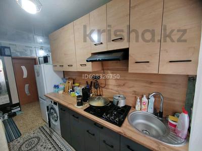 3-комнатная квартира · 60 м² · 2/2 этаж, Ауезова — ресторан Тайказан за 17.5 млн ₸ в Семее