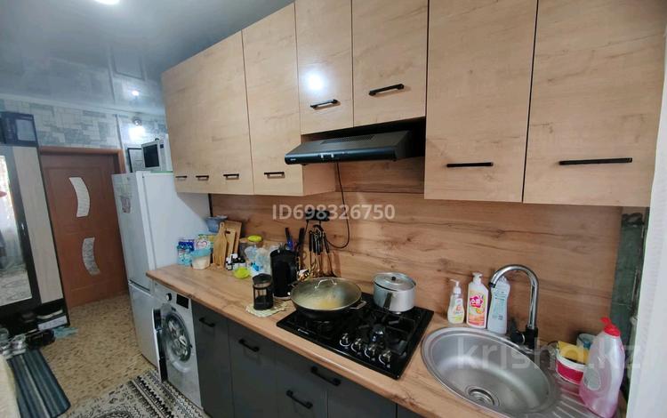 3-комнатная квартира · 60 м² · 2/2 этаж, Ауезова — ресторан Тайказан за 17.5 млн ₸ в Семее — фото 2