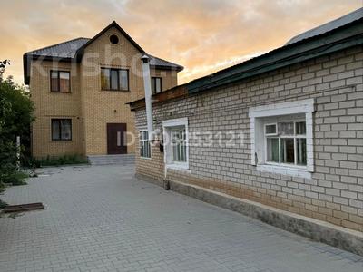 Отдельный дом · 5 комнат · 220 м² · 6 сот., мкр Шанхай, Металлургов 82 — Район трикотажной фабрики за 50 млн ₸ в Актобе
