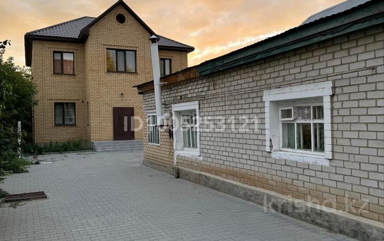 Отдельный дом · 5 комнат · 220 м² · 6 сот., мкр Шанхай, Металлургов 82 — Район трикотажной фабрики за 50 млн ₸ в Актобе — фото 14