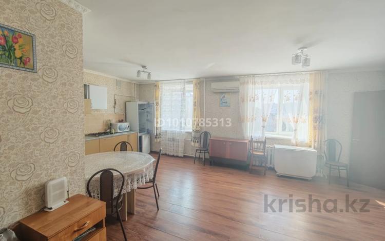 2-бөлмелі пәтер · 69 м² · 3/6 қабат, 9-й микрорайон, Садовая 71А, бағасы: 150 000 ₸ в Костанае — фото 2