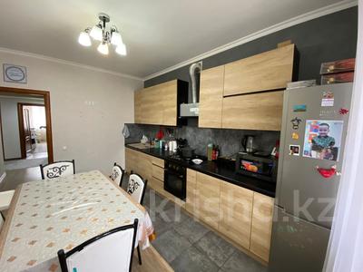 3-бөлмелі пәтер, 100 м², 2/5 қабат, пр-т Алии Молдагулова 54А, бағасы: 40.5 млн 〒 в Актобе