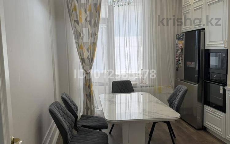 2-комнатная квартира · 70 м² · 19/21 этаж, Достык 8 за 69 млн ₸ в Астане, Есильский р-н — фото 2