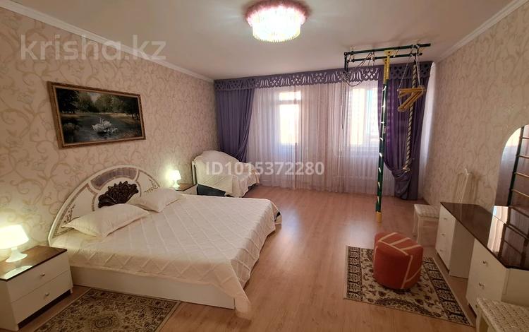 3-комнатная квартира · 117 м² · 13/13 этаж, Айтматова 36 за 350 000 ₸ в Астане, Нура р-н — фото 2