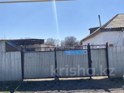 Жеке үй · 1 бөлме · 150 м² · 18 жүзд., Касымбекова 33 — В центре района,рядом спорт школа, образовательная школа, в 5 минутах езды до базара всё рядом, бағасы: 10 млн ₸ в Чундже