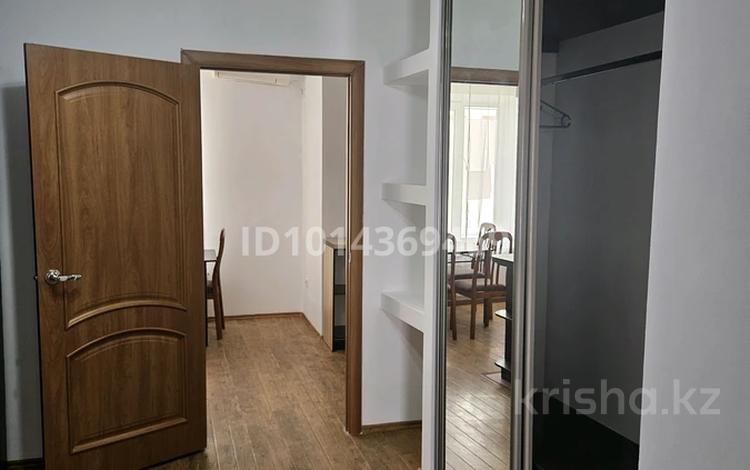 3-комнатная квартира · 124 м² · 2/3 этаж, мкр Нурсая, проспект Абулхайырхана 31 7 за 400 000 ₸ в Атырау — фото 2