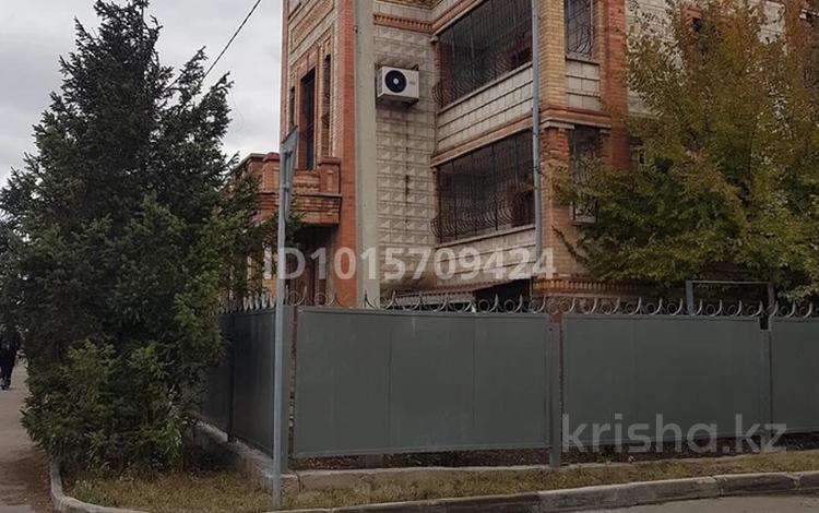 Жеке үй · 6 бөлме · 325 м² · 8 жүзд., М. Алимбаева 13 — Алпамыс, бағасы: 150 млн ₸ в Астане, Алматы р-н — фото 2