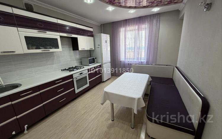 3-бөлмелі пәтер · 86.3 м² · 1/5 қабат, Гашека 6/2, бағасы: 40 млн ₸ в Костанае — фото 2