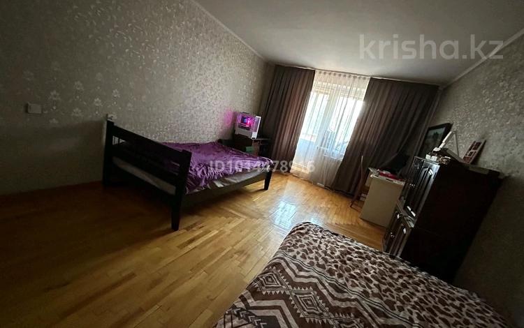 4 комнаты · 100 м² · 4/5 этаж, Кабанбай Батыра 66 за 130 000 ₸ в Алматы, Медеуский р-н — фото 8