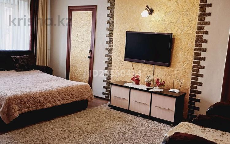 2-комнатная квартира, 48 м², 1 этаж посуточно, Аль-Фараби — Абая за 12 000 〒 в Костанае — фото 18