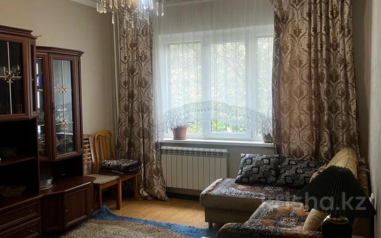 3-комнатная квартира, 74 м², 1/9 этаж, мкр Жетысу-2 10