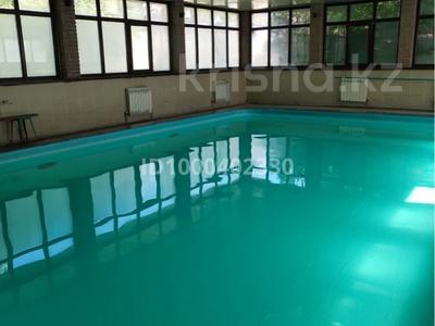 Аренда домов или дач посуточно в Алматы: Дача · 4 комнаты · 350 м² · посуточно, мкр Акжар, Салыка Зиманова 136 за 85 000 〒 Дача · 4 комнаты · 350 м² · посуточно, мкр Акжар, Салыка Зиманова 136 за 85 000 〒 в Алматы, Наурызбайский р-н