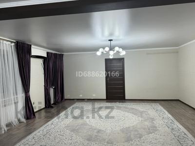 Пәтерлер в Актюбинской обл.: 3-бөлмелі пәтер · 169 м² · 2/9 қабат, мкр. Алтын орда, Молдагулова 56Е — Молдагулова, бағасы: 50 млн 〒 3-бөлмелі пәтер · 169 м² · 2/9 қабат, мкр. Алтын орда, Молдагулова 56Е — Молдагулова, бағасы: 50 млн 〒 в Актобе