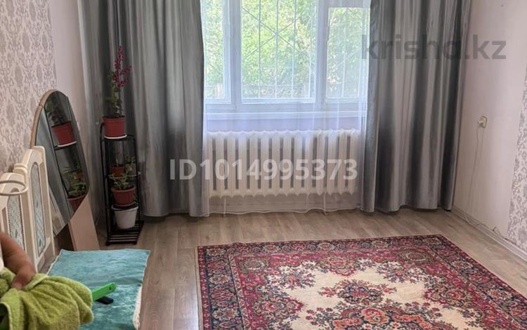 1-комнатная квартира · 35 м² · 1/5 этаж, 1-й микрорайон, Кайрбекова 375 за 130 000 ₸ в Костанае — фото 2