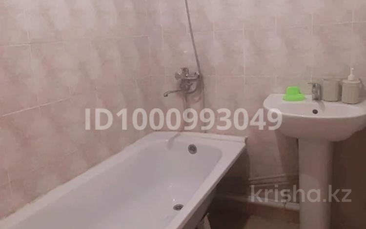1-комнатная квартира · 46 м² · 5/9 этаж, мкр Нурсая за 80 000 ₸ в Атырау — фото 6