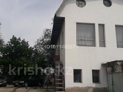 Отдельный дом · 6 комнат · 100 м² · 5 сот., Пр жамбыл 123/2 — Старый гор больница за 25 млн 〒 в Таразе