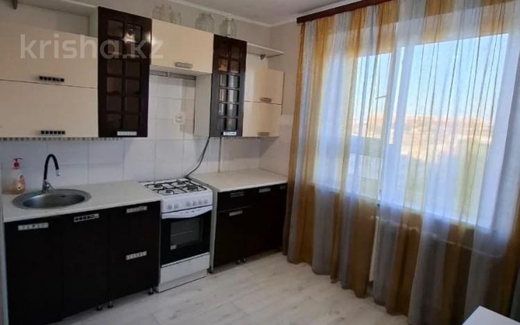 2-комнатная квартира · 50.8 м² · 8/9 этаж, мкр 4 10А за 18.9 млн ₸ в Уральске — фото 2