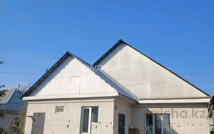 Жеке үй · 3 бөлме · 110 м² · 6 сот., Ж. Жабаева — Магазин Алихан, бағасы: 32 млн 〒 в Комсомоле — фото 2