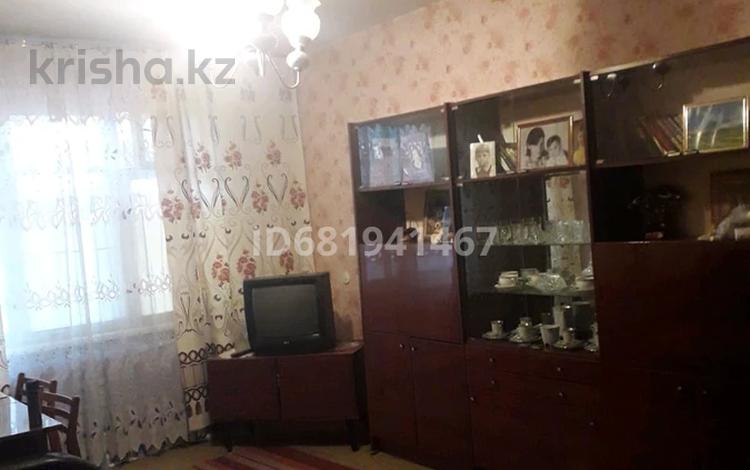 2-бөлмелі пәтер, 45 м², 1/5 қабат, мкр 5, Тургенева 102/2, бағасы: 13 млн 〒 в Актобе, мкр 5 — фото 2