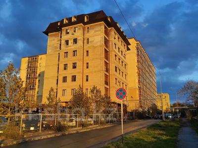 3-комнатная квартира · 105 м² · 5/10 этаж, 18-й микрорайон, 18-й микрорайон 78а — Еримбетова, школы №№ 41, 38 за 49 млн 〒 в Шымкенте, Аль-Фарабийский р-н