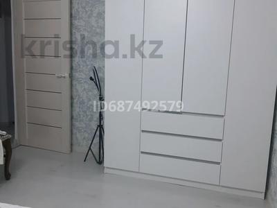 Пәтерлер в Атырауской обл.: 2-бөлмелі пәтер · 43 м² · 1/5 қабат, Досмухамбетова(Тельмана) 5 — Досмухамбетова (Тельмана), бағасы: 170 000 〒 2-бөлмелі пәтер · 43 м² · 1/5 қабат, Досмухамбетова(Тельмана) 5 — Досмухамбетова (Тельмана), бағасы: 170 000 〒 в Атырау