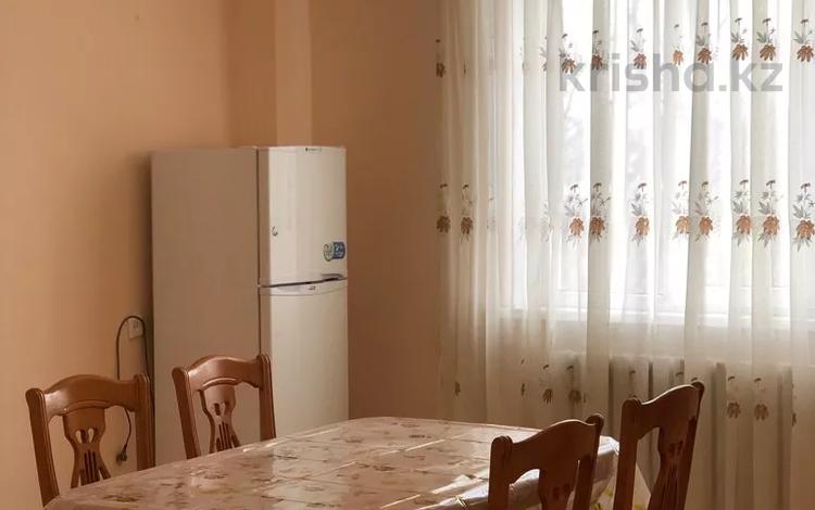 2-комнатная квартира, 100 м², 4/10 этаж помесячно, Титова 6а