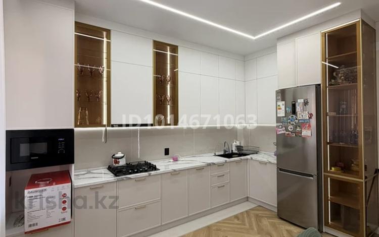3-комнатная квартира · 107 м² · 7/9 этаж, мкр. Алтын орда 2 за 53.5 млн ₸ в Актобе — фото 2