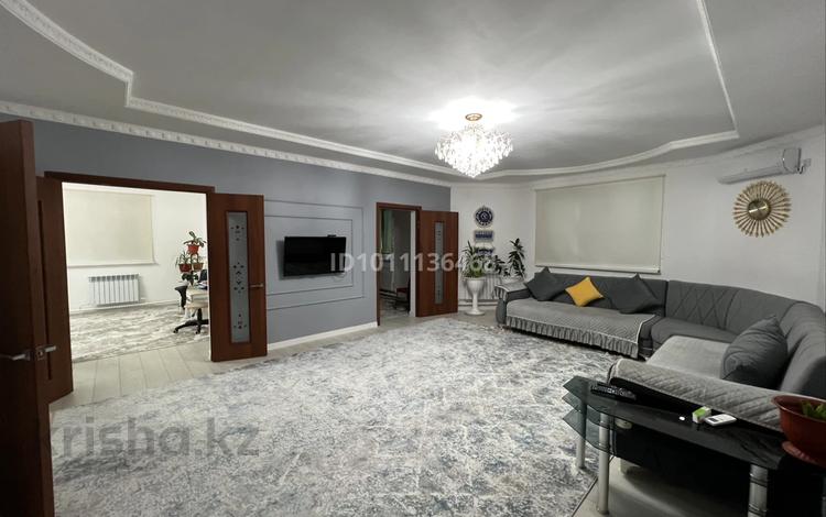 Отдельный дом · 5 комнат · 140 м² · 10 сот., мкр Аксай-2, 21 за 29 млн 〒 в Атырау — фото 2