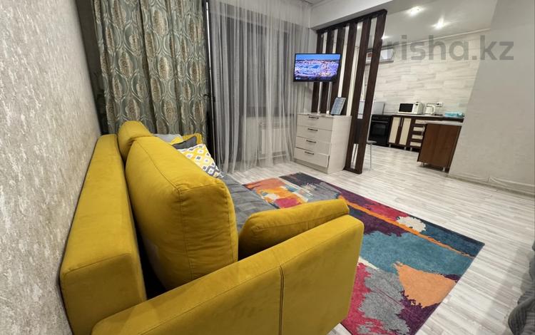 1-комнатная квартира · 40 м² · 5/10 этаж, улица Кабанбай батыра 152/2 за 15 000 ₸ в Усть-Каменогорске — фото 21