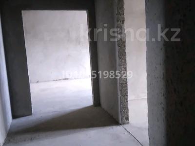 2-бөлмелі пәтер · 71 м² · 4/5 қабат, Алтын орда ш/а. 29 — Автоцон, бағасы: 16 млн ₸ в Актобе, мкр. Алтын орда