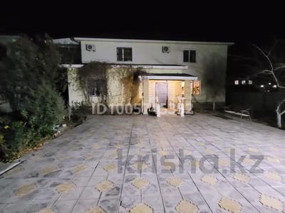 Отдельный дом · 9 комнат · 330 м² · 10 сот., мкр Нурсая, Акбаян 27 — НИШ, Мирас за 125 млн 〒 в Атырау