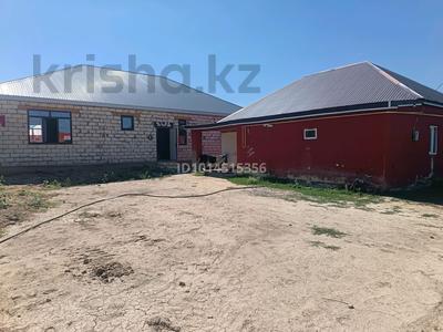 Отдельный дом · 4 комнаты · 250 м² · 10 сот., жилой массив Бауырластар, Шопан ата 25 — 66 школ дың арты Алихан магазиннин көрші за 20 млн ₸ в Актобе