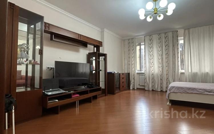 3-комнатная квартира · 150 м² · 7/9 этаж, мкр Рахат, Аскарова 21/15 за 500 000 ₸ в Алматы, Наурызбайский р-н — фото 2