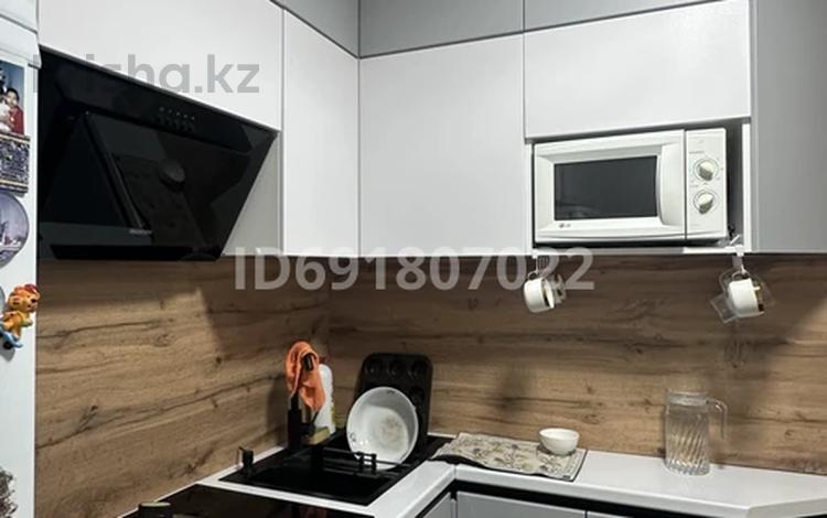 4-бөлмелі пәтер · 62.7 м² · 3/5 қабат, Пришахтинск, 23-шағынаудан 4 — 23 мкр автостанция маныңда, бағасы: 22 млн ₸ в Караганде, Алихана Бокейханова р-н — фото 70