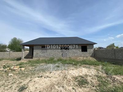 Жеке үй · 3 бөлме · 100 м² · 17.5 жүзд., Созақ ауылы — Созақ гимназия мектеп жаны, бағасы: 5.7 млн ₸ в Шолаккоргане