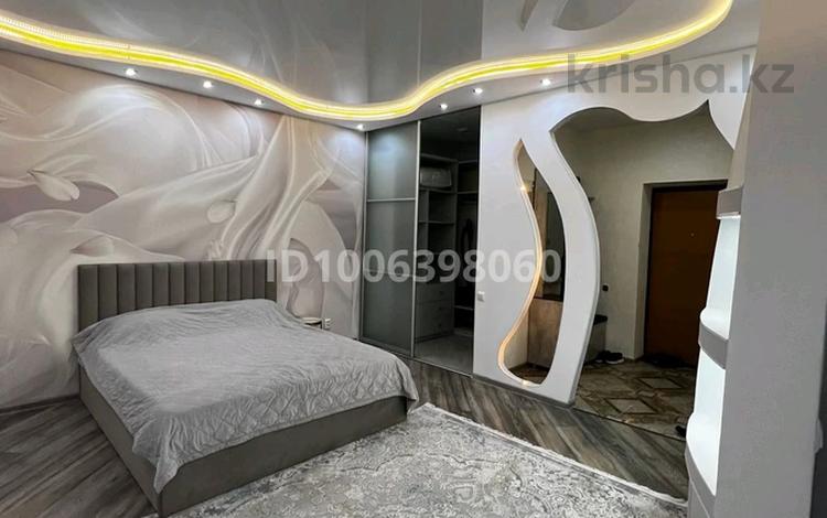 2-бөлмелі пәтер · 60 м² · 2/9 қабат, мкр 8, Пр-кт Тауелсиздик 13/2, бағасы: 10 000 ₸ в Актобе — фото 9