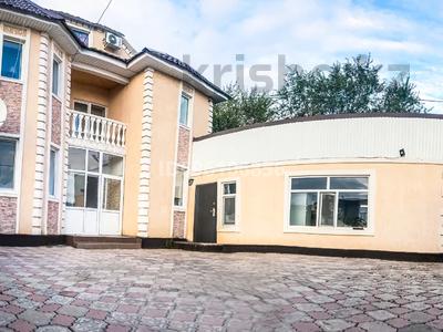 Отдельный дом · 8 комнат · 320 м² · 8 сот., мкр Жана Орда, Дархан 57/1 за 69 млн 〒 в Уральске