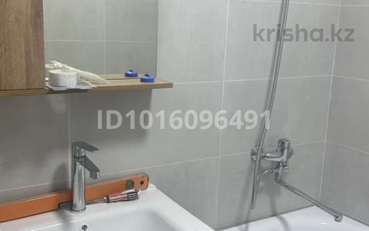 2-комнатная квартира · 60 м² · 5/6 этаж, Оралхан Бөкея 32 — Цмир донер за 220 000 ₸ в Усть-Каменогорске — фото 2