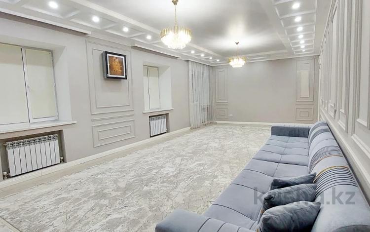3-комнатная квартира · 160 м² · 4/9 этаж, Яншина 2 за 40 000 ₸ в  — фото 31