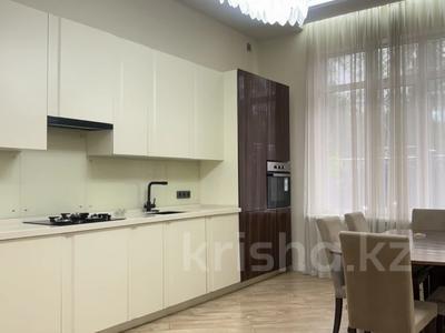 Отдельный дом · 4 комнаты · 300 м² · 7.2 сот., мкр Хан Тенгри — Дулати за 210 млн ₸ в Алматы, Бостандыкский р-н