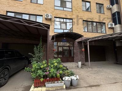 8-комнатная квартира · 341 м² · 1/3 этаж, мкр. Алтын орда, Мангилик ел 7/1 за 175 млн 〒 в Актобе