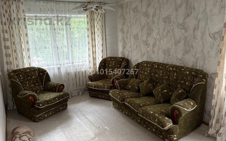 2-комнатная квартира · 44 м² · 1/5 этаж, 20 квартал 6 за 150 000 ₸ в Семее — фото 2