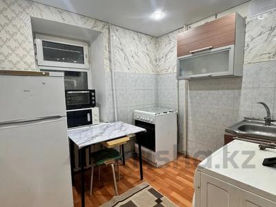 1-бөлмелі пәтер, 33 м², 4/5 қабат, мкр 8, Абулхаир хана, бағасы: 11 млн 〒 в Актобе, мкр 8