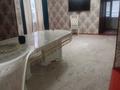 Отдельный дом · 4 комнаты · 100 м² · 8 сот., Заводская 14 — ..Үлкен үйде кең зал және 3 бөлме бар. Аулада екі бөлмелі времянка (ас үй және бөлме) орналасқан. Сонымен қатар монша, душ бар. Үйдің ауласында шағын бау-бақша, жеміс ағаштары өседі. Үй жайлы, кең және отбасымен тұруға қолайлы. за 20 млн ₸ в Састобе — фото 4
