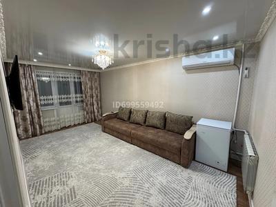 2-комнатная квартира · 47 м² · 4/5 этаж · помесячно, Майкудук, 12й микрорайон 30 за 130 000 〒 в Караганде, Алихана Бокейханова р-н