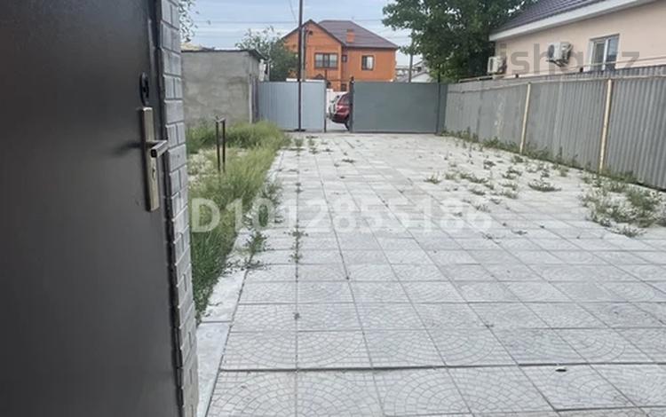 Дом · 3 комнаты · 140 м², Кустанайская 3/2 за 30 000 ₸ в Атырау, мкр Привокзальный-1 — фото 2